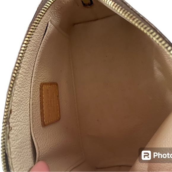Authentic LV makeup case/ Lv clutch/ Lv carry bag GUC - Picture 5 of 9